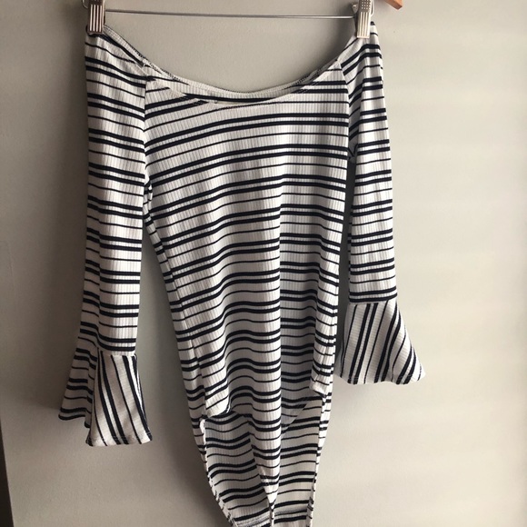 Body suit with bell sleeves - Picture 1 of 2